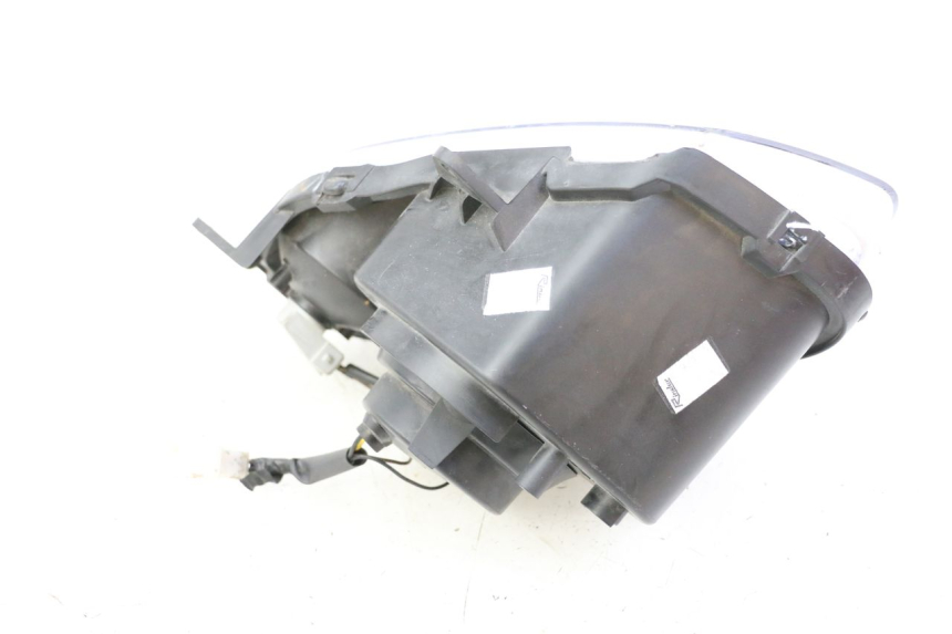 photo de FARO ANTERIORE SINISTRA YAMAHA TZR 50 (2008 - 2016) - Primo piano tecnico