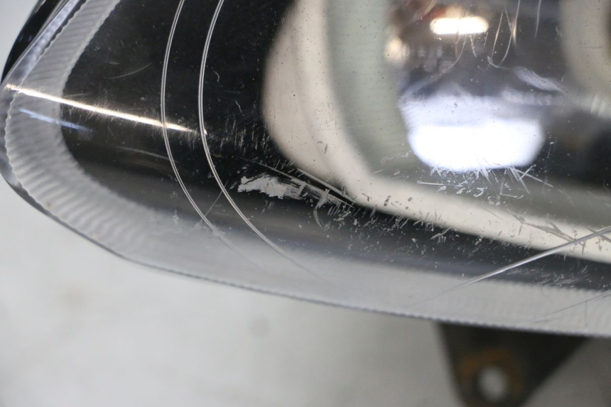 photo de FARO ANTERIORE SINISTRA YAMAHA TZR 50 (2008 - 2016) - Marcature e riferimenti originali