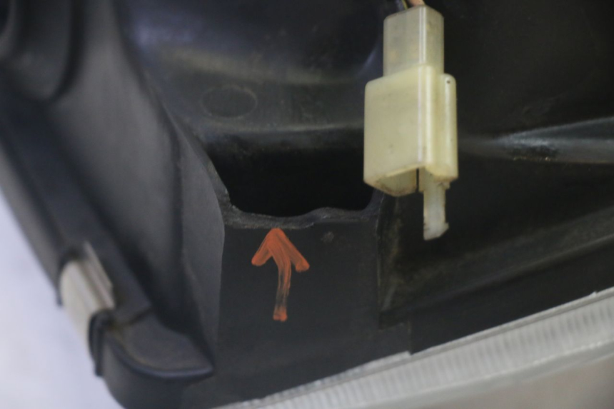 photo de FARO ANTERIORE KAWASAKI GPZ RX 1000 (1986 - 1988) - Dettagli dei punti di fissaggio