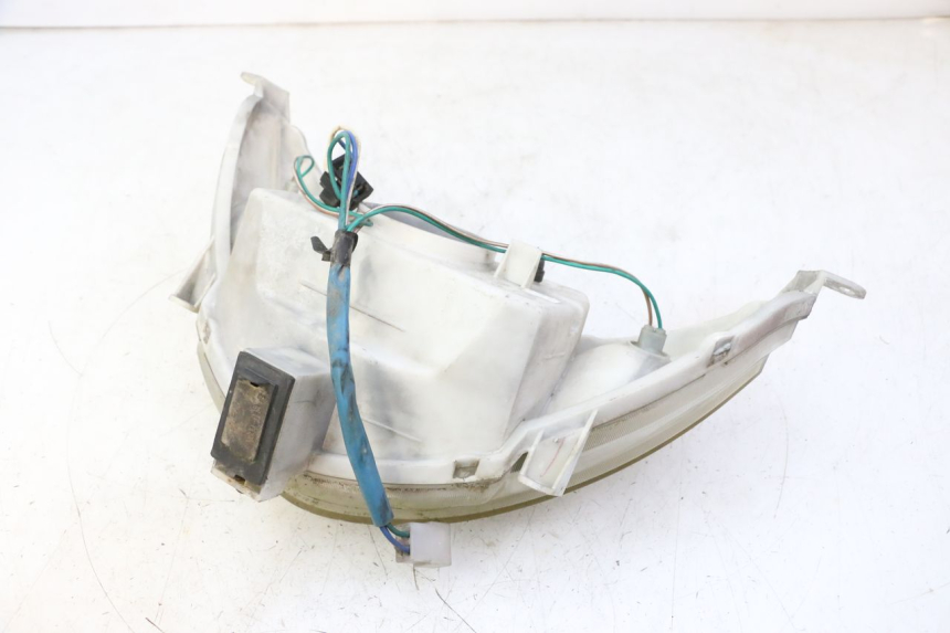 photo de FANALE ANTERIORE KYMCO GRAND DINK 125 (2002 - 2007) - Dettagli dei punti di fissaggio