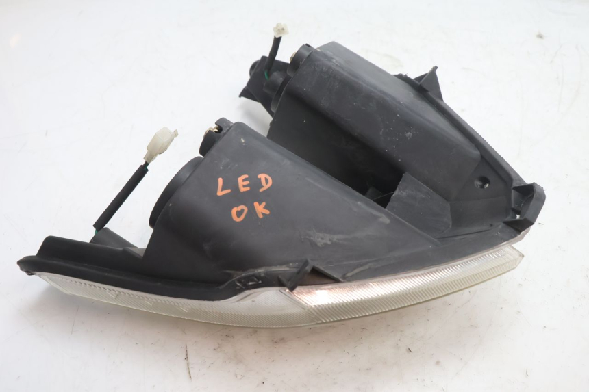 photo de FANALE ANTERIORE TNT MOTOR GRIDO 2T 50 (2010 - 2019) - Primo piano tecnico