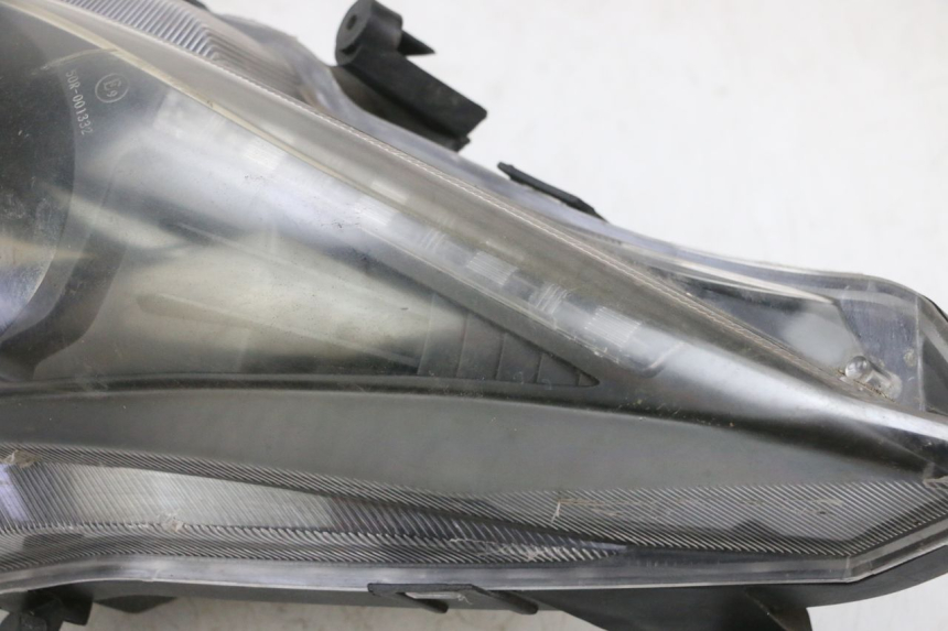 photo de FARO ANTERIORE JM MOTORS GTS 125 (2015 - 2019) - Altra vista dell'articolo