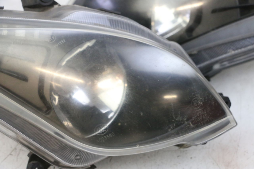 photo de FARO ANTERIORE JM MOTORS GTS 125 (2015 - 2019) - Focus sulla struttura