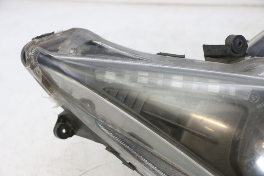 photo de FARO ANTERIORE JM MOTORS GTS 125 (2015 - 2019) - Zoom qualità usato