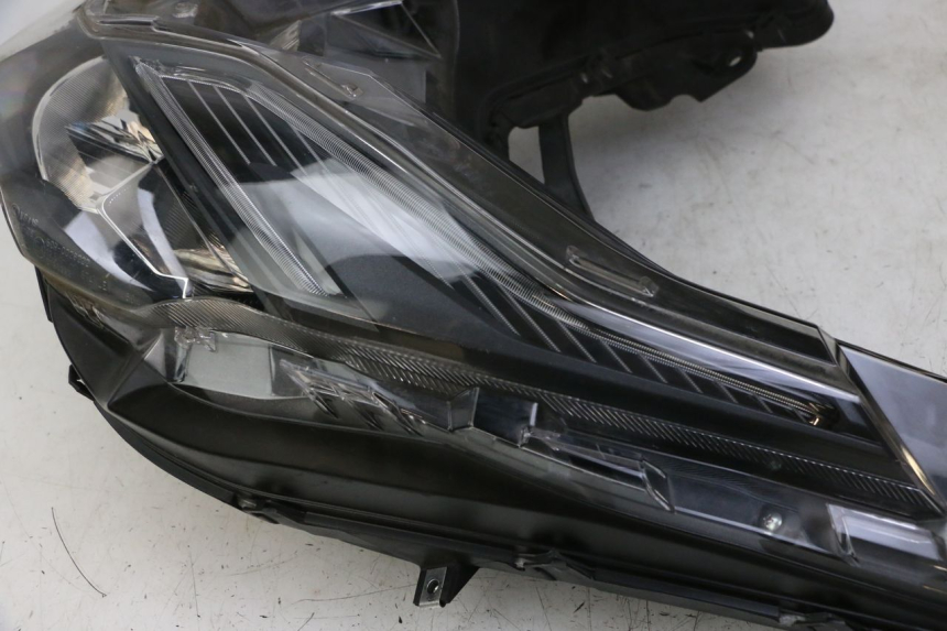 photo de FARO ANTERIORE HONDA FORZA 125 (2021 - 2025) - Dettagli dei punti di fissaggio