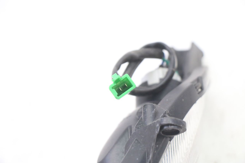 photo de FARO ANTERIORE PEUGEOT KISBEE 2T 50 (2018 - 2022) - Primo piano ad alta risoluzione