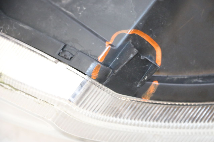 photo de FANALE ANTERIORE PEUGEOT KISBEE 2T 50 (2010 - 2017) - Primo piano tecnico