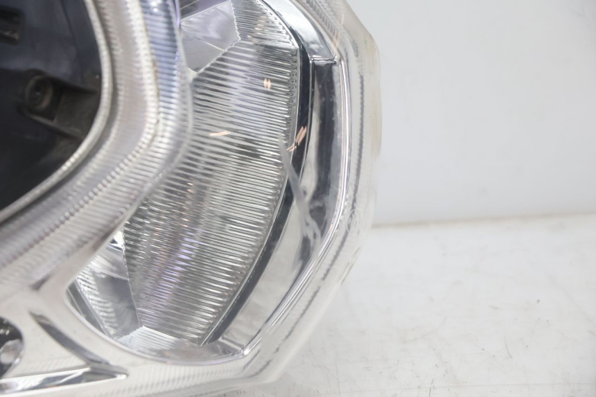 photo de FANALE ANTERIORE PEUGEOT KISBEE 2T 50 (2010 - 2017) - Vista d'insieme del prodotto