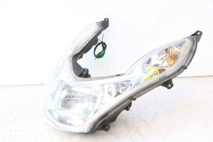 photo de FANALE ANTERIORE PEUGEOT KISBEE 2T 50 (2010 - 2017) - Angolazione alternativa
