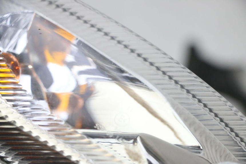 photo de FANALE ANTERIORE PEUGEOT KISBEE 4T 50 (2010 - 2017) - Dettagli dei punti di fissaggio