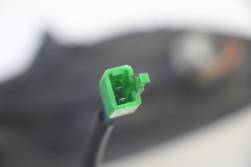 photo de FANALE ANTERIORE PEUGEOT KISBEE 4T 50 (2018 - 2022) - Caratteristiche distintive