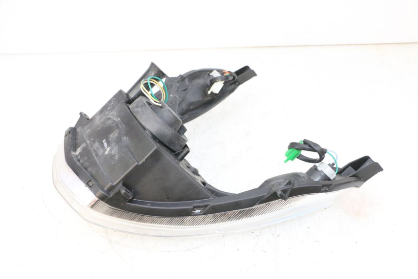 photo de FANALE ANTERIORE PEUGEOT KISBEE 4T 50 (2010 - 2017) - Altra angolazione
