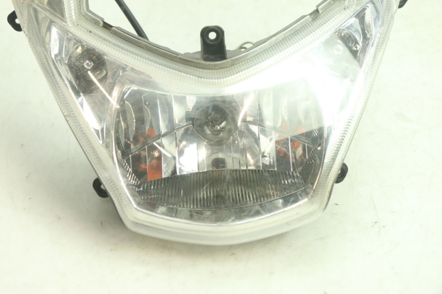 photo de FANALE ANTERIORE PEUGEOT KISBEE 4T 50 (2018 - 2022) - Zoom sullo stato d'uso