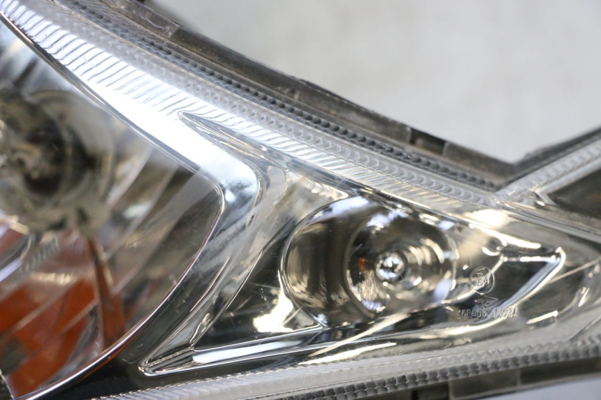 photo de FANALE ANTERIORE PEUGEOT KISBEE 4T 50 (2018 - 2022) - Altra vista dell'articolo