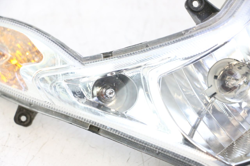 photo de FANALE ANTERIORE PEUGEOT KISBEE 4T 50 (2018 - 2022) - Ispezione visiva dettagliata