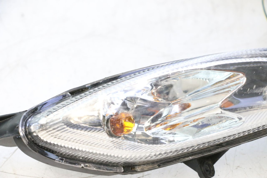 photo de FANALE ANTERIORE PEUGEOT KISBEE 4T 50 (2018 - 2022) - Focus sulla struttura