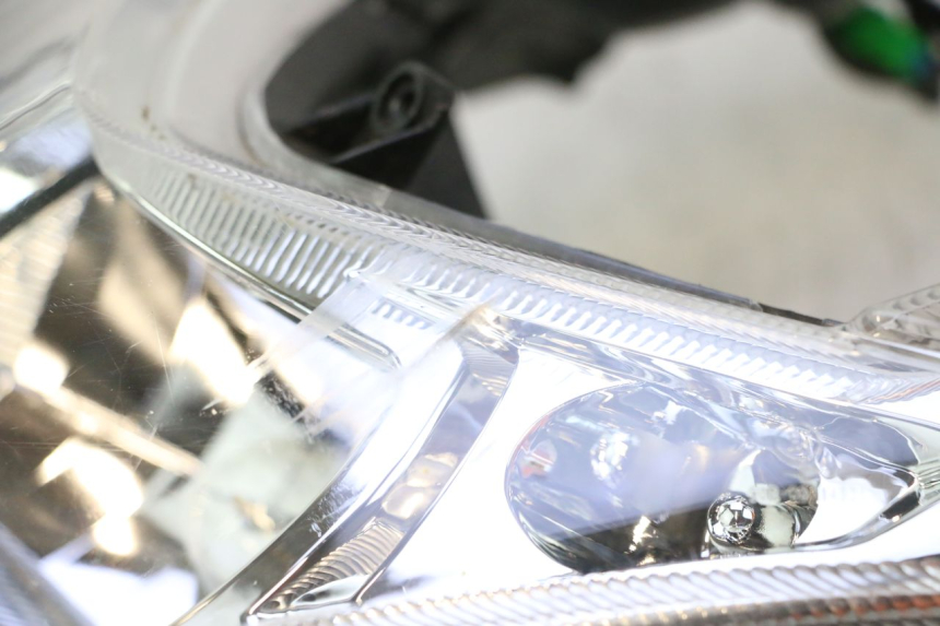 photo de FANALE ANTERIORE PEUGEOT KISBEE 4T 50 (2018 - 2022) - Ricambio usato controllato