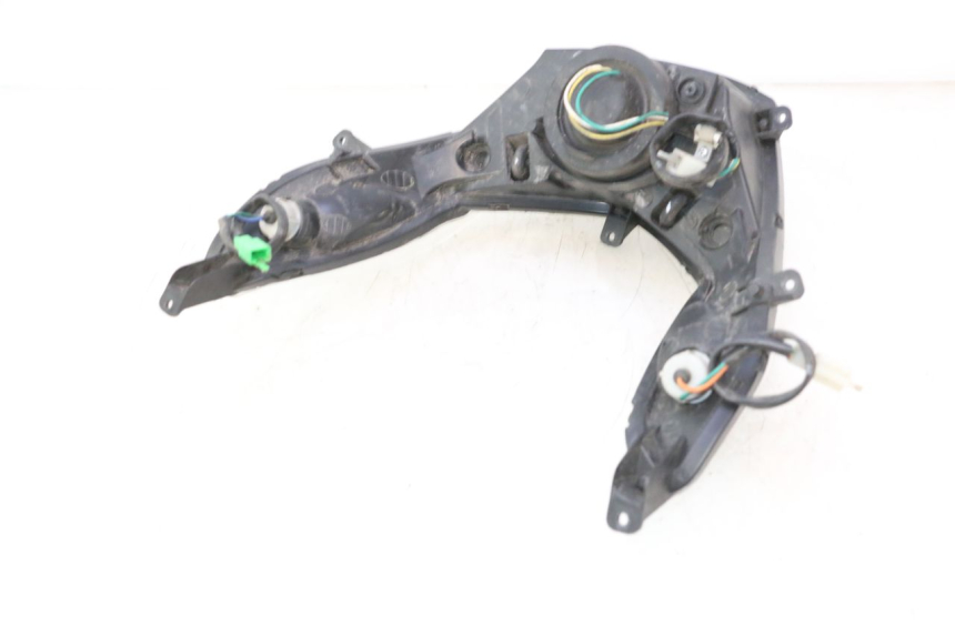 photo de FANALE ANTERIORE PEUGEOT KISBEE 4T 50 (2010 - 2017) - Zoom sullo stato d'uso