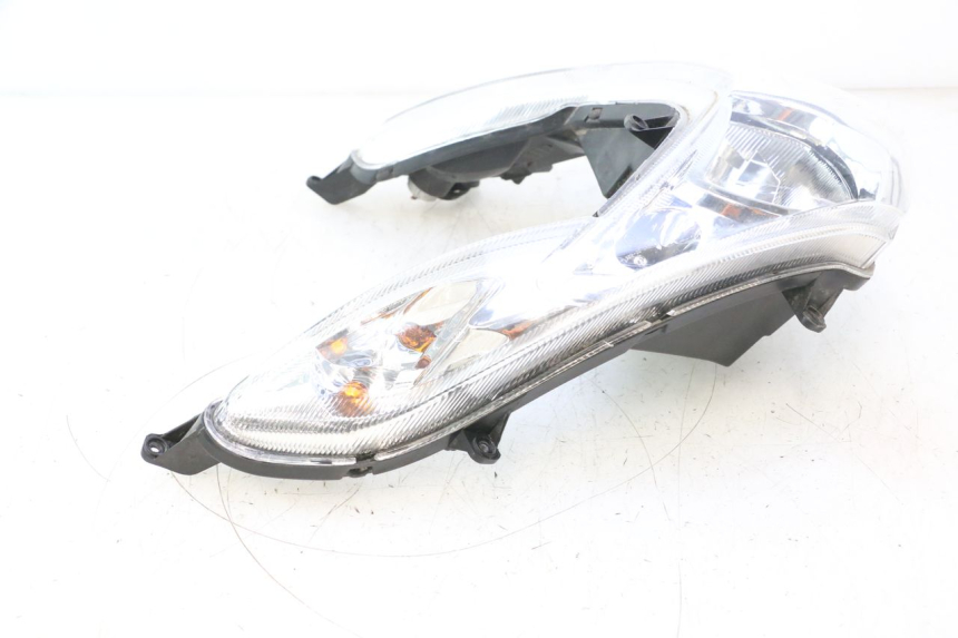 photo de FANALE ANTERIORE PEUGEOT KISBEE 4T 50 (2010 - 2017) - Stato della superficie e materiale