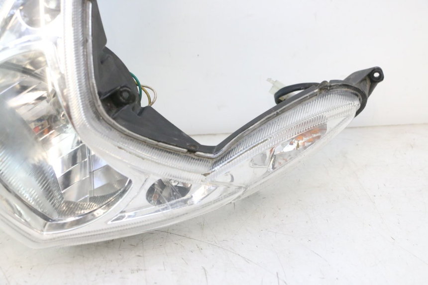 photo de FANALE ANTERIORE PEUGEOT KISBEE 4T 50 (2018 - 2022) - Dettaglio del componente