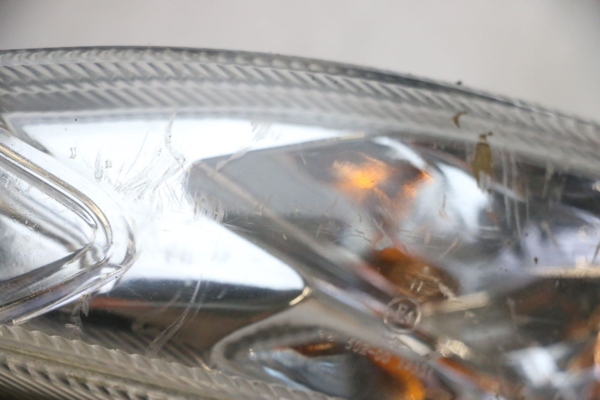 photo de FANALE ANTERIORE PEUGEOT KISBEE 4T 50 (2018 - 2022) - Caratteristiche distintive
