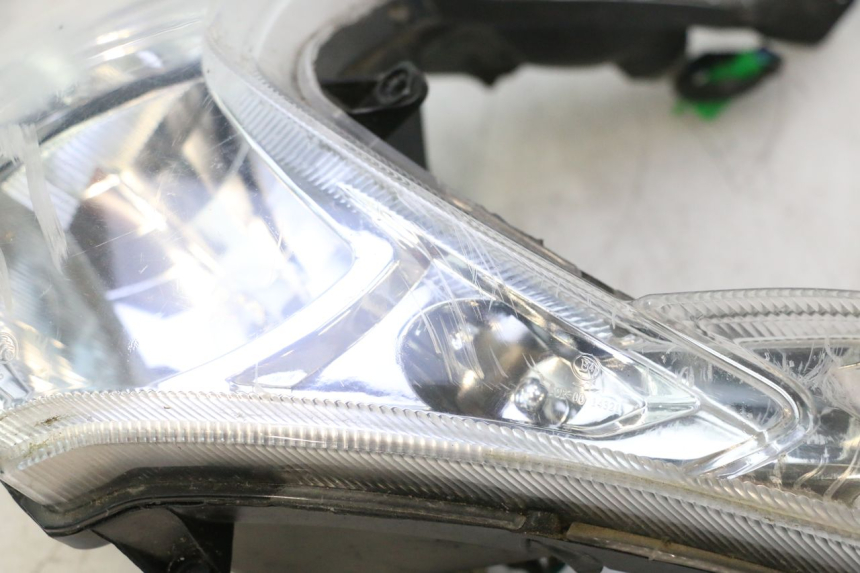 photo de FANALE ANTERIORE PEUGEOT KISBEE 4T 50 (2018 - 2022) - Ricambio usato controllato