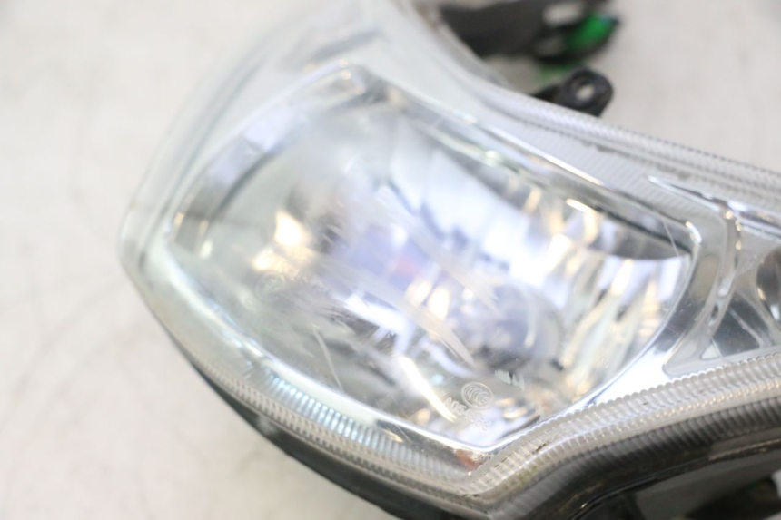 photo de FANALE ANTERIORE PEUGEOT KISBEE 4T 50 (2018 - 2022) - Marcature e riferimenti originali