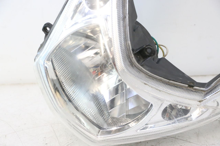 photo de FANALE ANTERIORE PEUGEOT KISBEE 4T 50 (2018 - 2022) - Altra angolazione