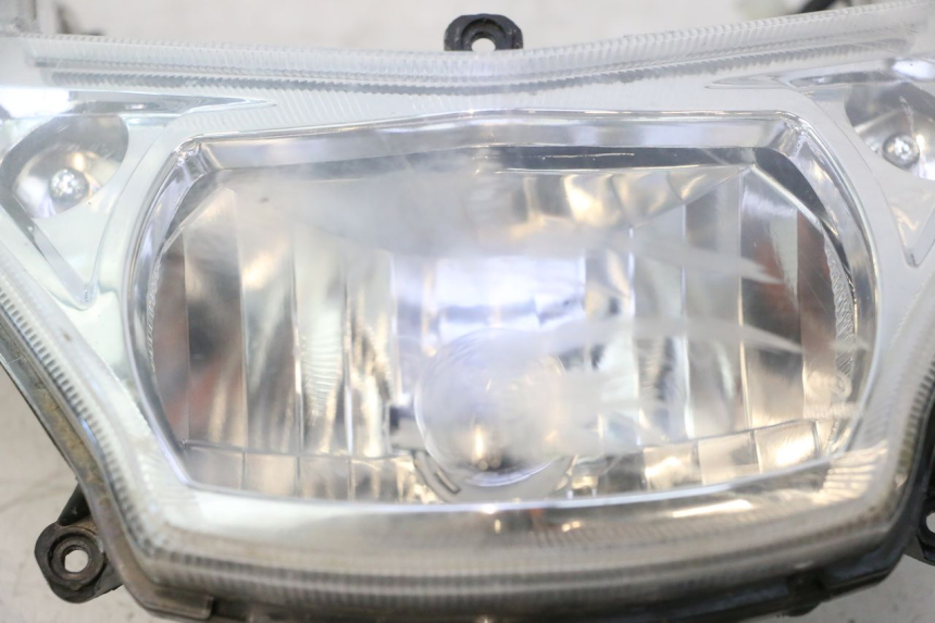 photo de FANALE ANTERIORE PEUGEOT KISBEE 4T 50 (2018 - 2022) - Altra vista dell'articolo