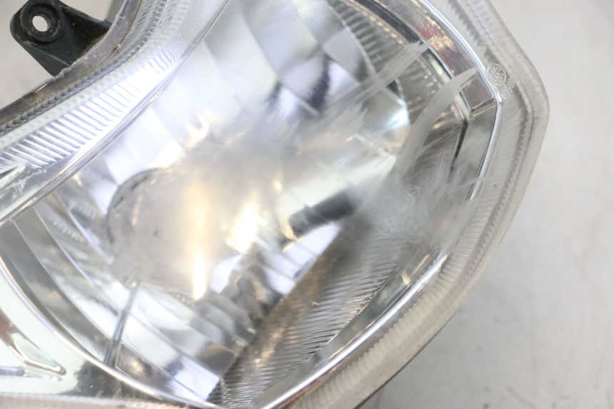 photo de FANALE ANTERIORE PEUGEOT KISBEE 4T 50 (2018 - 2022) - Caratteristiche distintive