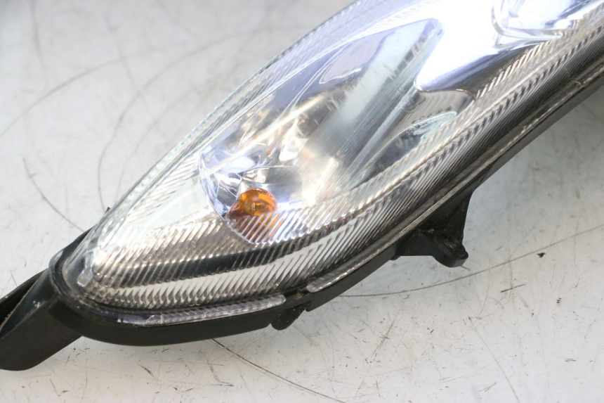 photo de FANALE ANTERIORE PEUGEOT KISBEE 4T 50 (2018 - 2022) - Zoom sui componenti