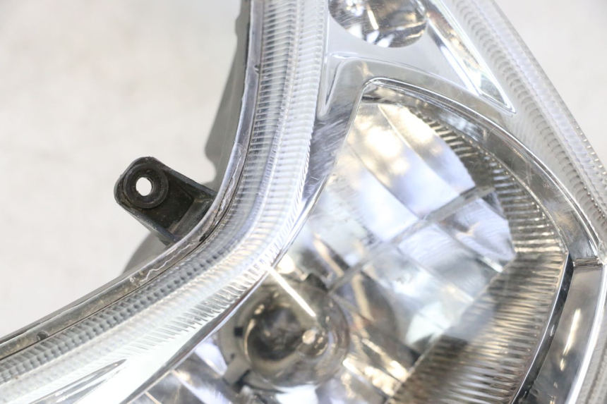 photo de FARO ANTERIORE PEUGEOT KISBEE 4T 50 (2023 - 2026) - Angolazione alternativa