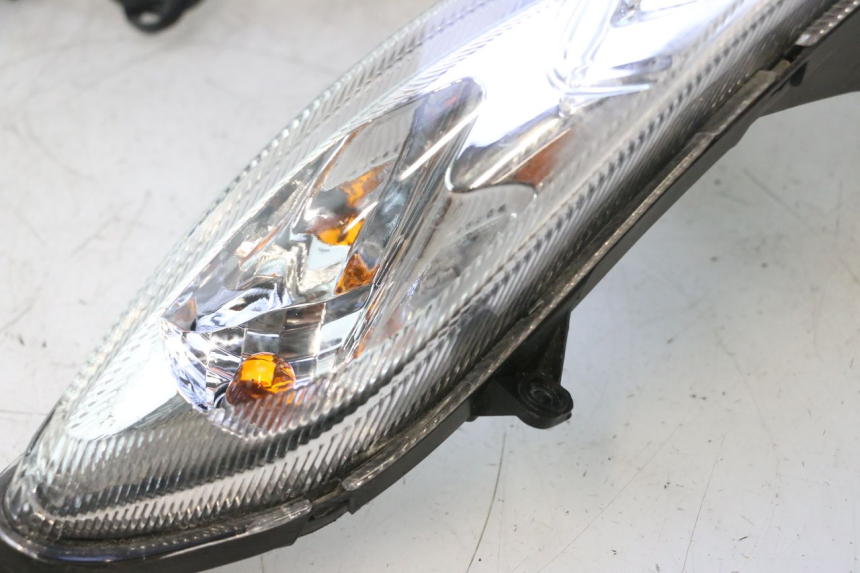 photo de FARO ANTERIORE PEUGEOT KISBEE 4T 50 (2023 - 2026) - Vista d'insieme del prodotto