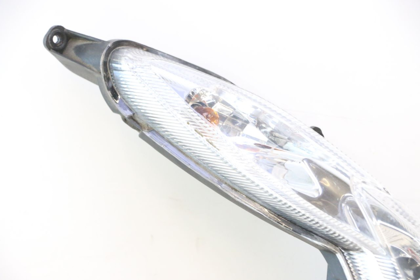 photo de FANALE ANTERIORE PEUGEOT KISBEE 4T 50 (2018 - 2022) - Zoom sullo stato d'uso