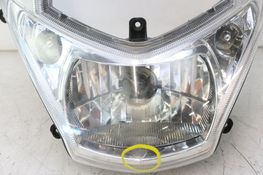 photo de FANALE ANTERIORE PEUGEOT KISBEE 4T 50 (2018 - 2022) - Dettagli dei punti di fissaggio