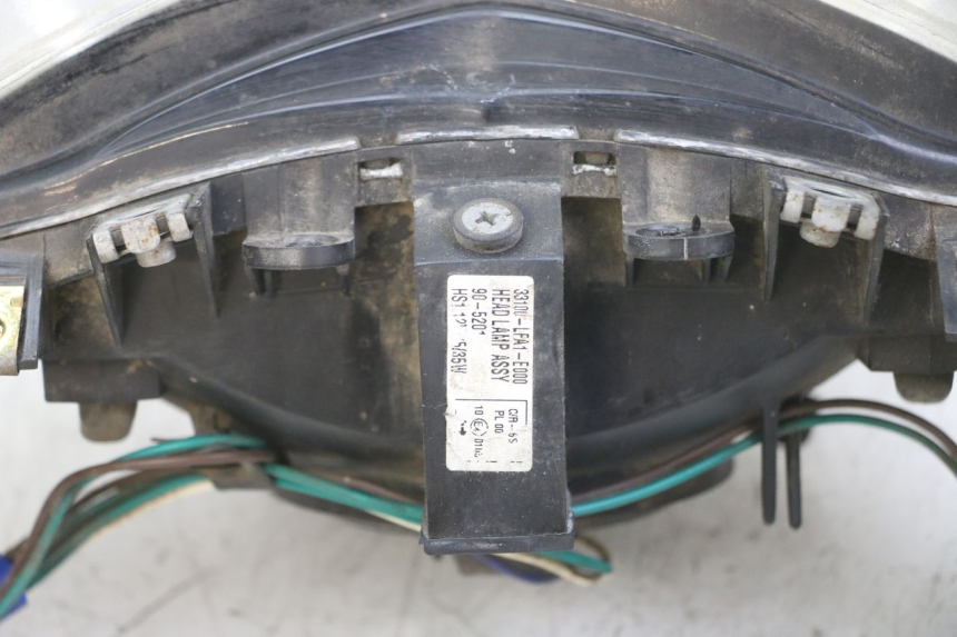 photo de FANALE ANTERIORE KYMCO DINK 4T 50 (2007 - 2018) - Caratteristiche distintive