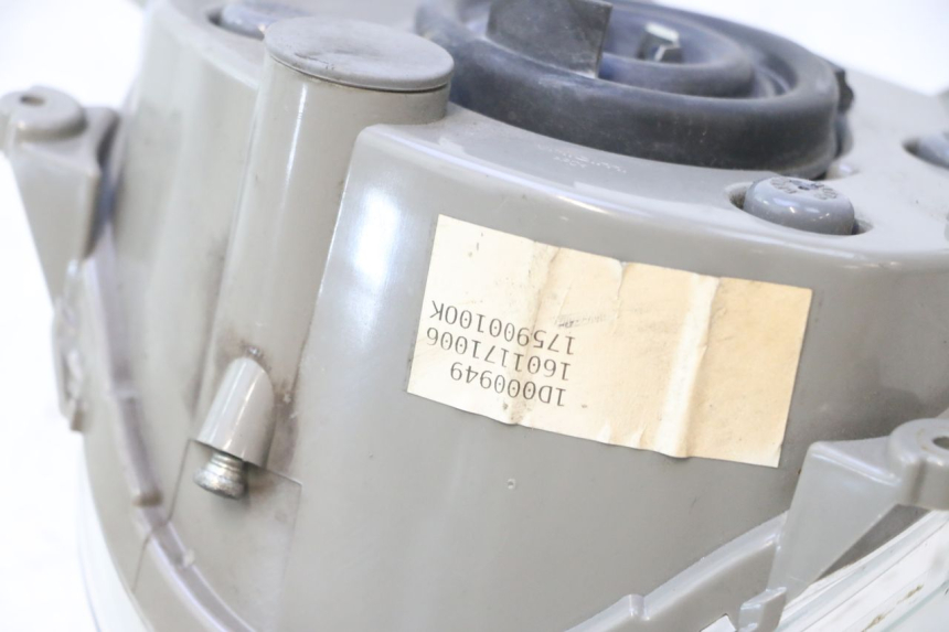photo de FANALE ANTERIORE PIAGGIO LIBERTY IGET 4T 50 (2015 - 2020) - Primo piano tecnico