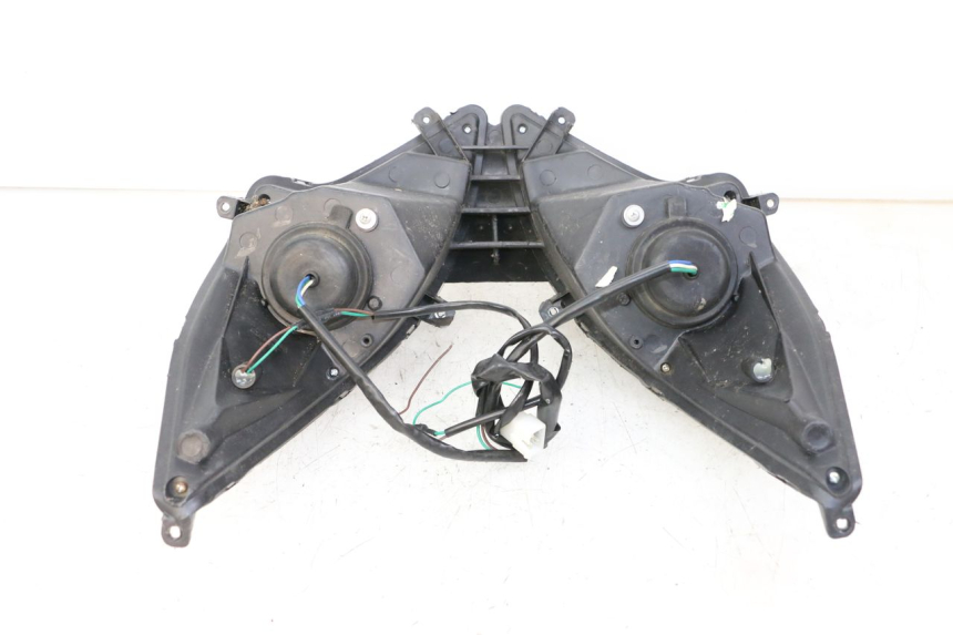 photo de FARO ANTERIORE LONGJIA SHARPY 125 (2020 - 2024) - Primo piano tecnico