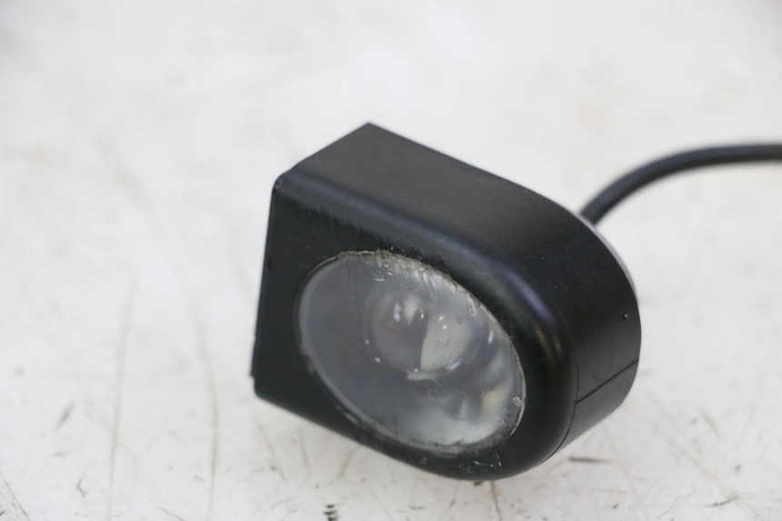 photo de FARO ANTERIORE XIAOMI MI PRO 2 1 - Dettaglio del componente