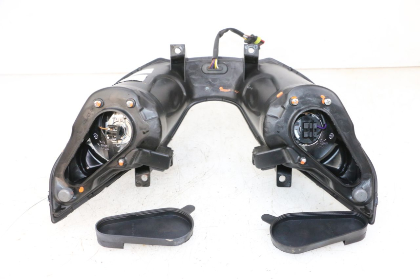 photo de FARO ANTERIORE PIAGGIO MP3 HPE 300 (2019 - 2026) - Dettaglio del componente