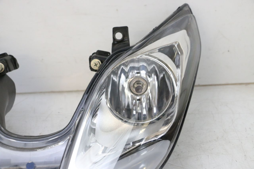 photo de FARO ANTERIORE PIAGGIO MP3 HPE 300 (2019 - 2026) - Angolazione alternativa