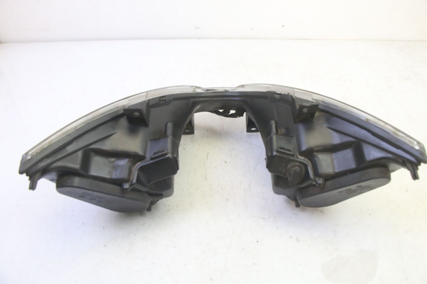 photo de FARO ANTERIORE PIAGGIO MP3 125 (2006 - 2014) - Primo piano tecnico
