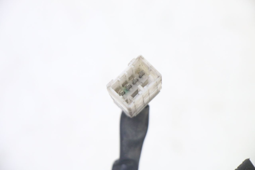 photo de FARO ANTERIORE PIAGGIO MP3 125 (2006 - 2014) - Stato della superficie e materiale