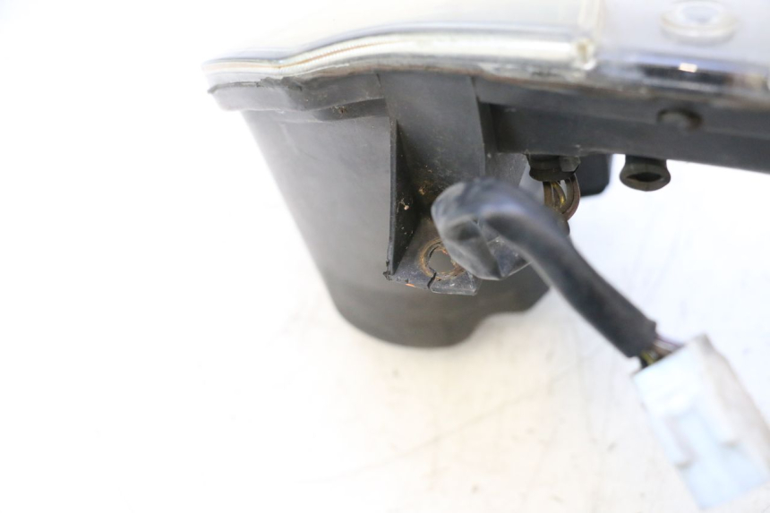 photo de FARO ANTERIORE PIAGGIO MP3 RL 250 (2006 - 2010) - Caratteristiche distintive