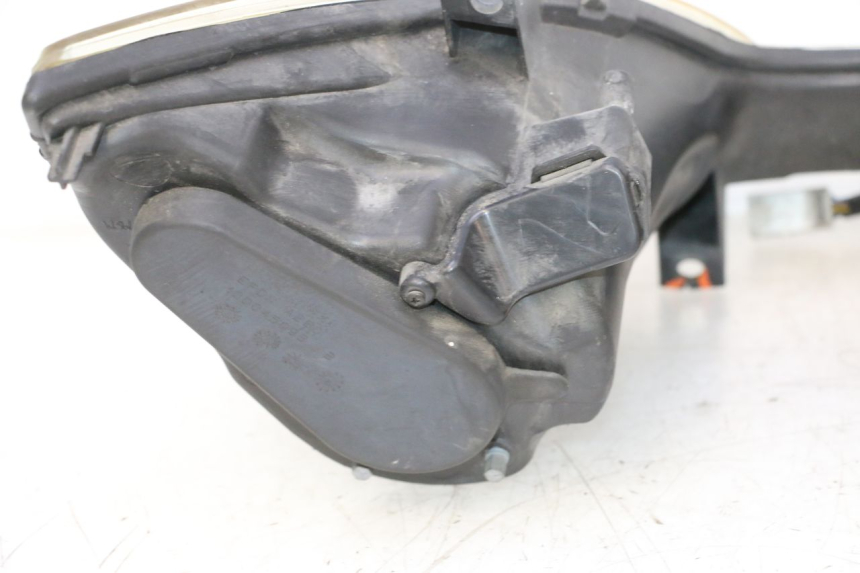 photo de FARO ANTERIORE PIAGGIO MP3 RL 250 (2006 - 2010) - Zoom sullo stato d'uso