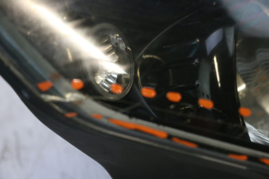 photo de FARO ANTERIORE PIAGGIO MP3 RL 250 (2006 - 2010) - Vista d'insieme del prodotto