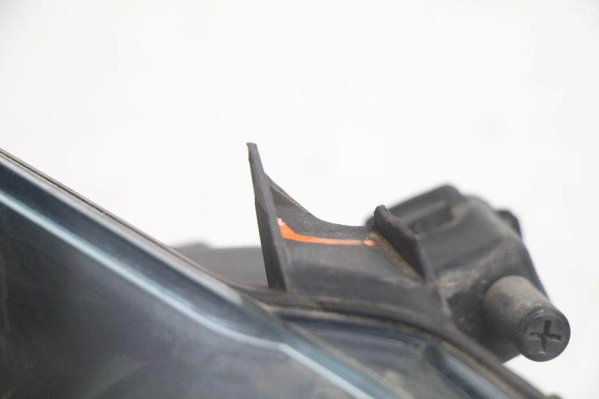 photo de FARO ANTERIORE PIAGGIO MP3 125 (2006 - 2014) - Zoom sullo stato d'uso