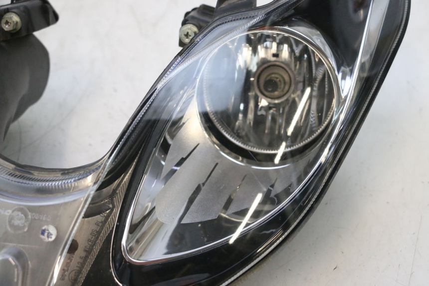 photo de FARO ANTERIORE PIAGGIO MP3 500 (2016 - 2018) - Dettaglio del componente