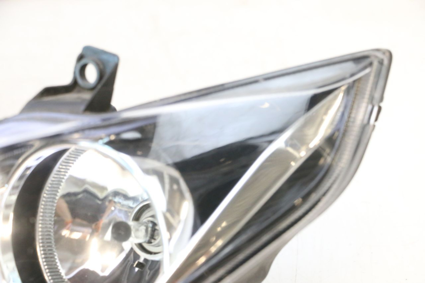 photo de FARO ANTERIORE PIAGGIO MP3 500 (2016 - 2018) - Focus sulla struttura