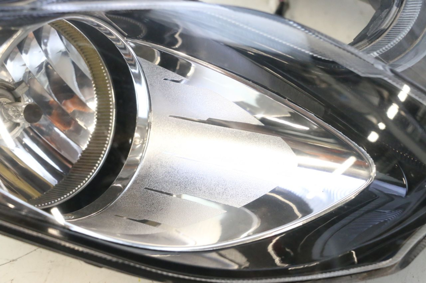 photo de FARO ANTERIORE PIAGGIO MP3 500 (2016 - 2018) - Stato della superficie e materiale